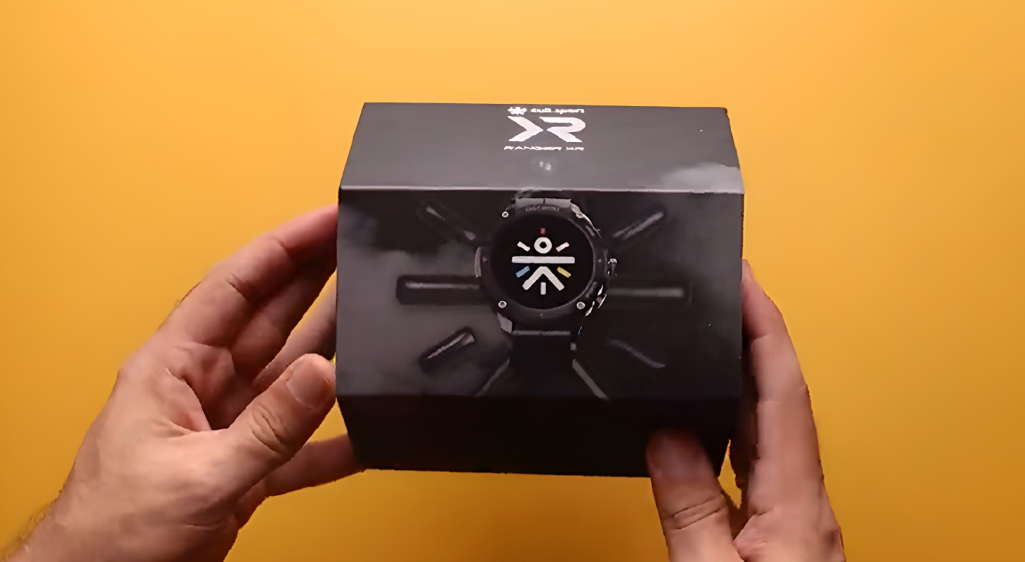 Cult.fit product packaging designed by JUMPINGGOOSE, highlighting custom packaging design and bold brand identity.